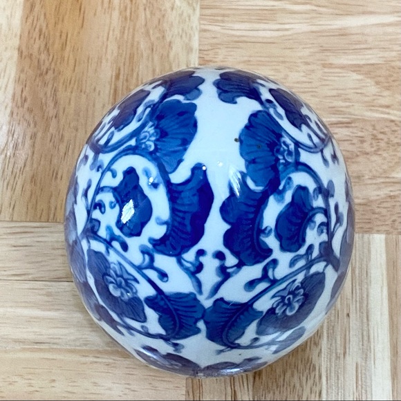 Vintage Lotus Flower Blue & White Chinoiserie Porcelain 4 1/2” Egg-shaped Decor - Picture 4 of 12